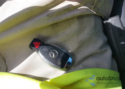 2017 Mercedes-Benz Glc 300 z USA, uszkodzony, nr VIN WDC0G4JBXHF223989